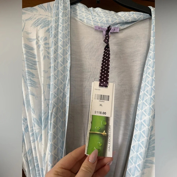 NWT Hale Bob Mid Length Robe in Blue Leaf Pattern 🩵 - Picture 3 of 4